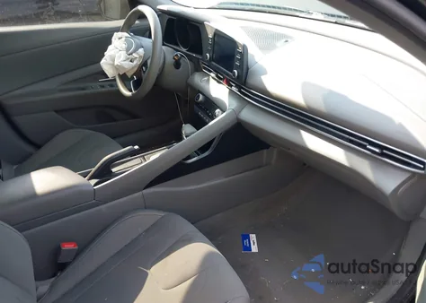 2021 Hyundai Elantra Sel z USA, uszkodzony, nr VIN 5NPLM4AG4MH032222